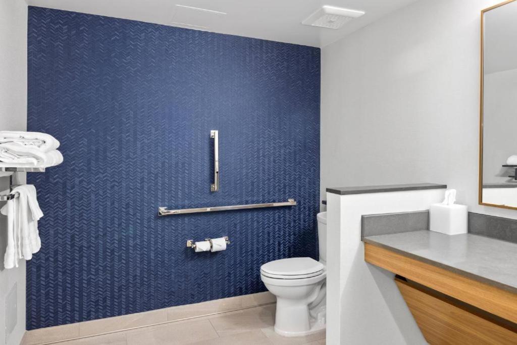 Fairfield Inn & Suites By Marriott San Diego Pacific Beach Bagian luar foto